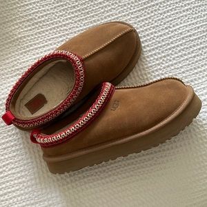 Ugg Tazz Platform - Girls Size 4